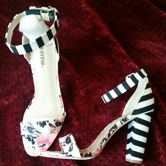 Shoes-Ladies - Picture 1 of 1